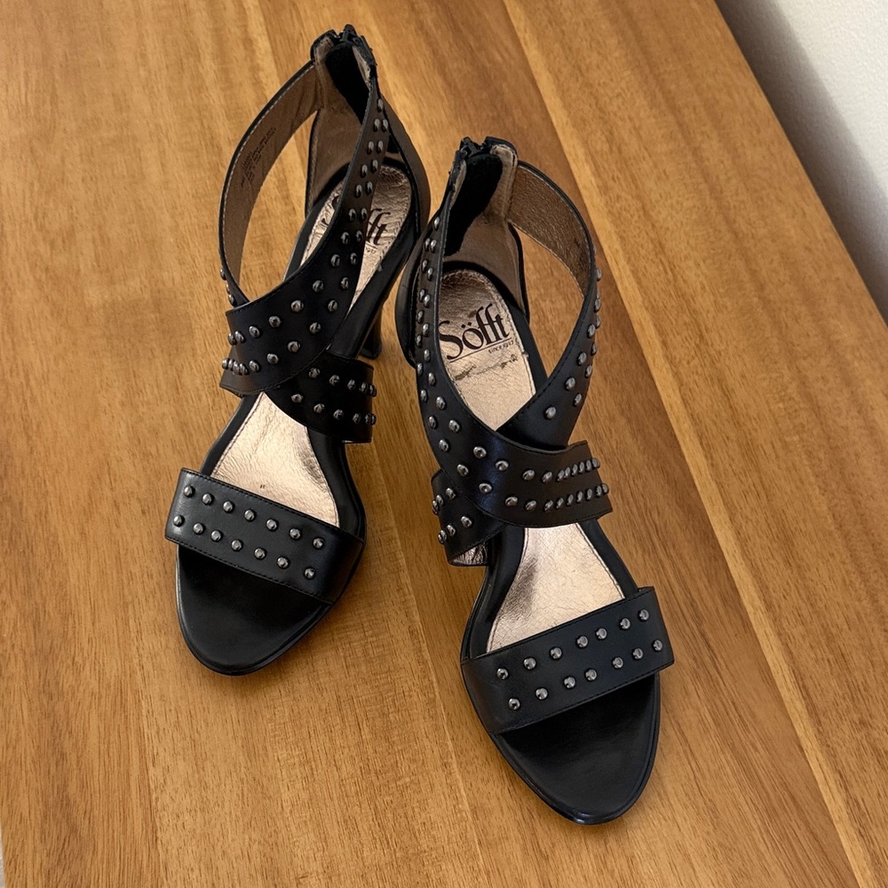 Sofft Black Studded Women's Sandals